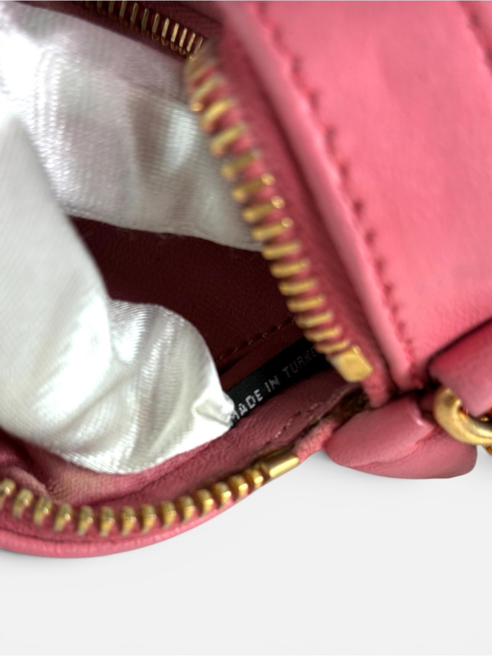 Miu Miu Rose Pink Matelassé Crossbody with Gold Chain - Picture 12 of 13
